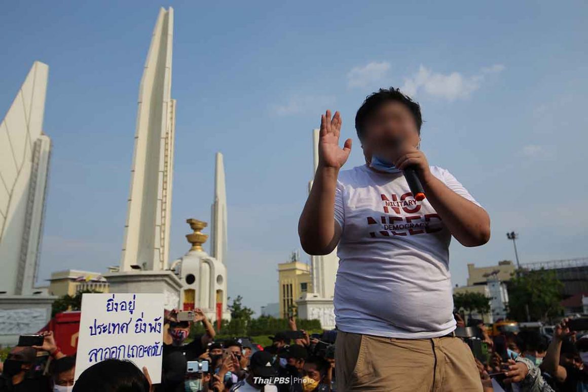 ประชาชนเริ่มทยอยเดินทางมาร่วมชุมนุม ที่อนุสาวรีย์ประชาธิปไตย ประชาชนเริ่มทยอยเดินทางมาร่วมชุมนุม ที่อนุสาวรีย์ประชาธิปไตย